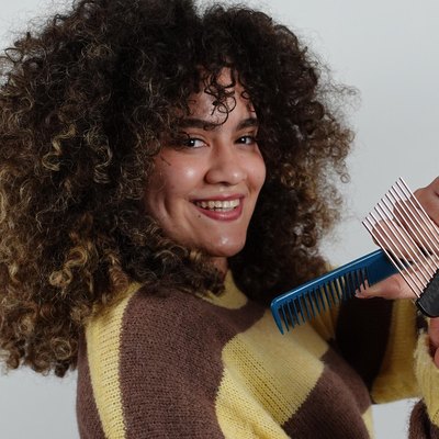 Retrato de Vanessa Abreu, fundadora de Bohío Braids